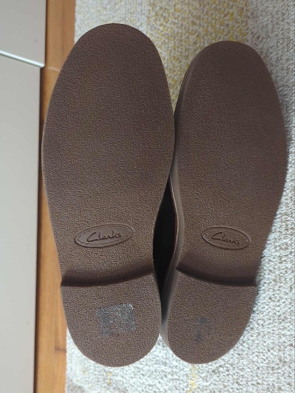 Clarks Men's Dark Brown Leather Chukka Boots Size 8.5 - Picture 5 of 8